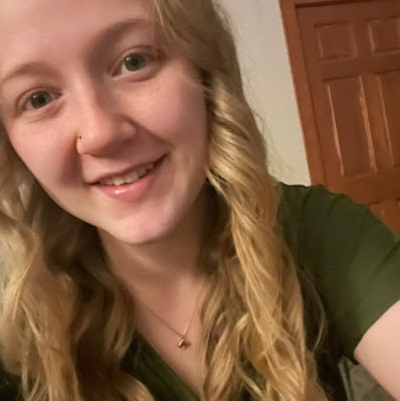 Meet your Posher, Sabrina - Picture 1 of 1